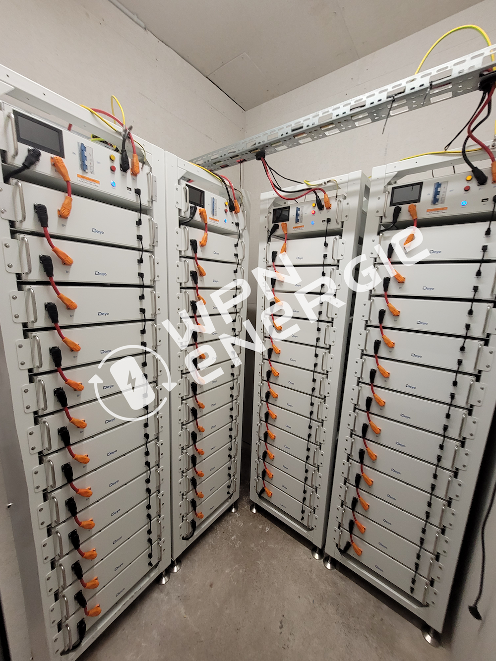 Deye BOS-G Rack, 12 Batterien
